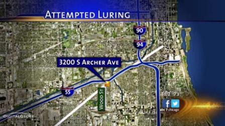 Chicago police have issued a community warning after a man attempted to lure a teenage girl into his car.