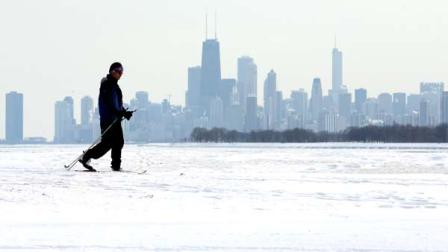 A winter weather advisory for snow across northern Illinois and Northwest Indiana goes into effect Monday from 6 a.m. through 6 p.m. in a slippery start to the week, according to the National Weather Service.