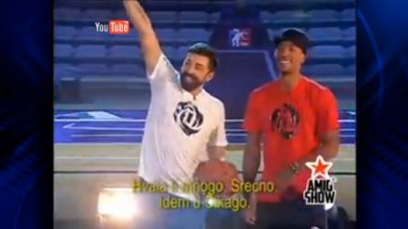 Chicago Bulls player Derrick Rose sits down for an interview with Serbian talk show host Ami G.