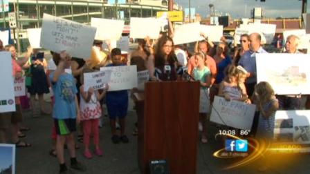 Around 75 Lakeview residents rallied Wednesday night over the proposed changes to Wrigley Field.
