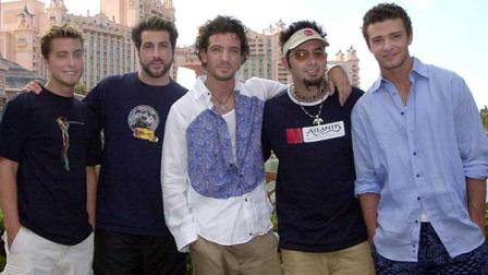 NSYNC Thanksgiving concert taping at Atlantis. Last night more than 5,000 guests at Atlantis, Paradise Island and local Bahamian residents participated in the taping of *NSYNC Live! The Atlantis Concert, scheduled to air on CBS on Nov. 23 at 10 p.m. EST. (PRNewsFoto/Sun International Hotels Limited)