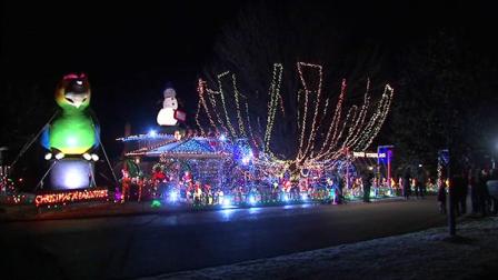 Dominic Kowalczyks Tinley Park home will be featured on a new ABC show, The Great Christmas Light Fight.