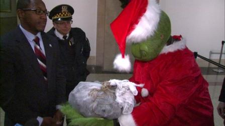 The demonstrators delivered lumps of coal, which they hoped would be brought to some Chicago aldermen.