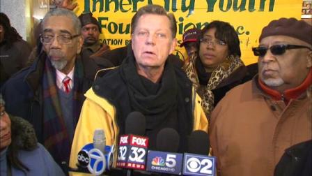 Political and church leaders rally to support a CTA program that helps ex-convicts by giving them work as apprentices cleaning trains and busses.