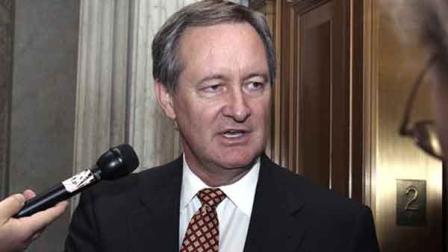 Sen. Michael Crapo, R-Idaho., talks with reporters regarding Sen Larry Craigs decision to stay in the Senate on Thursday, October 4, 2007 on Capitol Hill in Washington. Crapo, Craigs closest ally in the Senate, said Craig has the right to pursue his legal options as does any citizen, and I support his effort. I look forward to serving with him as we continue to work on issues important to Idaho.