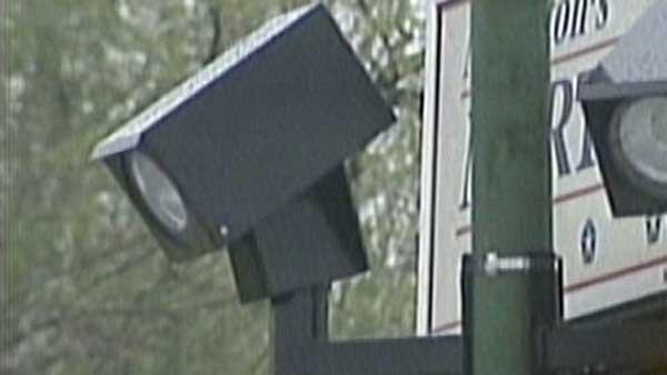File photo of one of Chicagos cameras that takes photos of cars that run red light.
