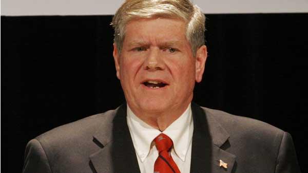 Jim Oberweis speaks during GOP debate in Chicago.