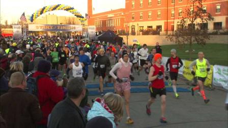 Theres a new marathon in the Chicago area and it stepped off for the first time Sunday morning in Naperville.
