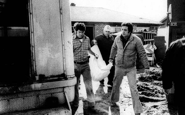 Cook County sheriff's police remove the remains...