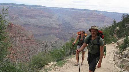Tourists returned to the Grand Canyon on Saturday after Arizona officials along with several counterparts agreed to a federal government plan to reopen national parks, which had been closed as a result of the partial government shutdown.