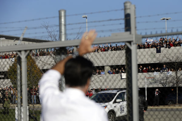 President Obama's motorcade arrives at the...