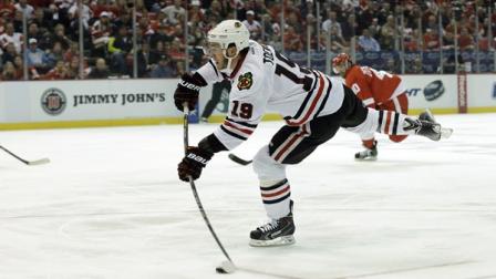 Jonathan Toews (19) and the Blackhawks will be shooting for another Stanley Cup Championship when they hit the ice again this fall. (AP Photo/Paul Sancya)