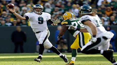 Philadelphia Eagles quarterback Nick Foles throws during the first half of an NFL football game against the Green Bay Packers Sunday, Nov. 10, 2013, in Green Bay, Wis. (AP Photo/Mike Roemer)