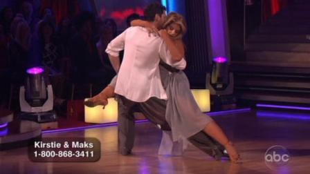 The performance by Maksim Chmerkovskiy and Kirstie Alley was going smoothly until the end of this move.