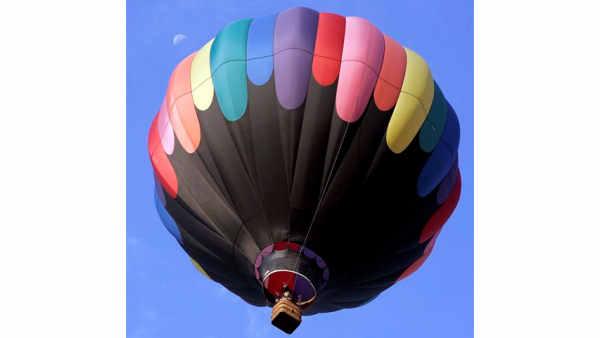 A man who was given a ride in a hot air balloon for his
birthday wound up with several injuries. (AP Photo/Mel Evans)