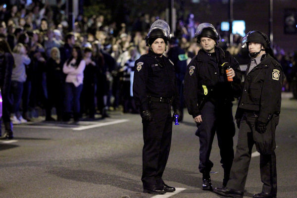 Penn State students rally for Joe Paterno