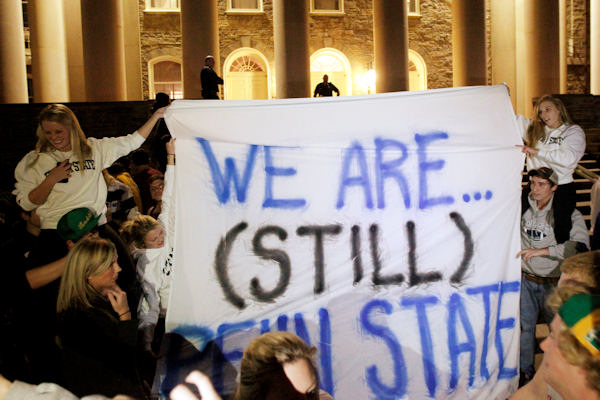 Penn State students rally for Joe Paterno