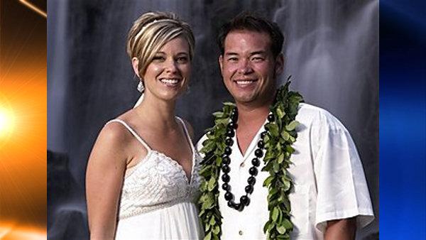 In this publicity image released by TLC, reality TV stars, Jon Gosselin, right, and his wife Kate Gosselin, from the TLC series, Jon and Kate Plus 8, are shown in Hawaii. (AP Photo/TLC, Mark Arbeit)
(AP)