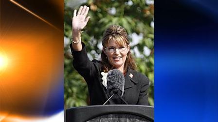 FIlE- This July 26, 2009, file photos shows former Alaska Gov. Sarah Palin waiving goodbye to supporters after giving her resignation speech during a ceremony in Fairbanks, Alaska. According to Palins financial disclosure statement released Tuesday, she received $1.25 million as a retainer for her upcoming book Going Rogue. from publisher HarperCollins. (AP Photo/Al Grillo, file)
(AP