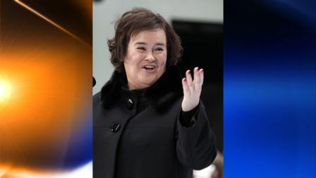 Susan Boyle reacts to the audience during her performance on the NBC Today television program in New York Monday, Nov. 23, 2009. (AP Photo/Richard Drew)