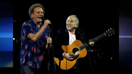 Paul Simon, right, and Art Garfunkel perform at the 25th Anniversary Rock and Roll Hall of Fame concert at Madison Square Garden,Thursday, Oct. 29, 2009 in New York. (AP Photo/Henny Ray Abrams)