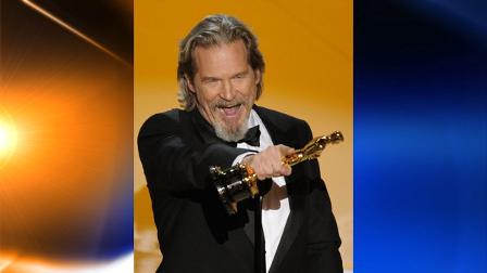 Jeff Bridges accepts the Oscar for best performance by an actor in a leading role for Crazy Heart at the 82nd Academy Awards Sunday, March 7, 2010, in the Hollywood section of Los Angeles. (AP Photo/Mark J. Terrill)