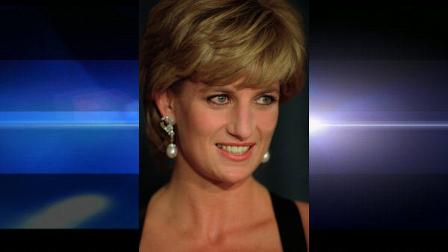 ** FILE ** In a file photo Princess Diana smiles at a charity dinner in New York on Dec. 11, 1995. Publisher William Morrow has confirmed to The Associated Press that Paul Burrells The Way We Were, the latest tell-all about Princess Diana goes on sale Sept. 12, 2006. Burrell, her former butler, also wrote the 2003 best-seller, A Royal Duty. (AP Photo/ Mark Lennihan)