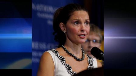 Actress Ashley Judd speaks at the National Press Club in Washington, Wednesday, June 9, 2010. Judd discussed the controversial practice of mountain top removal coal mining in the Appalachian Mountains of Kentucky and West Virginia. (AP Photo/Pablo Martinez Monsivais)