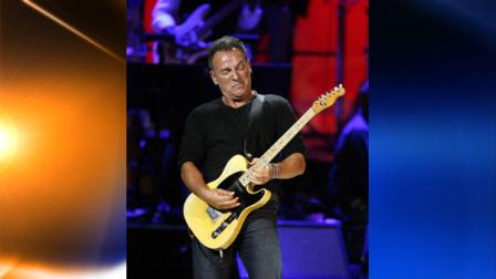 Bruce Springsteen performs during the Rainforest Funds 21st Birthday Celebration benefit concert at Carnegie Hall Thursday, May 13, 2010 in New York. (AP Photo/Jason DeCrow)