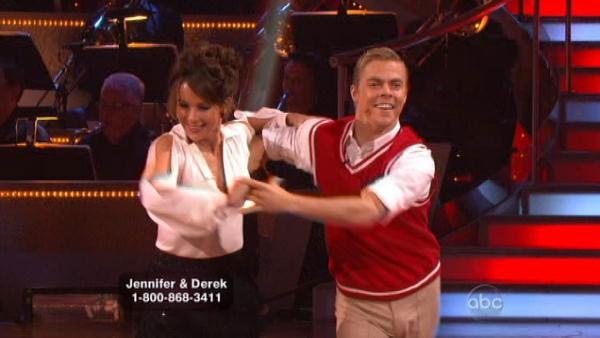 Jennifer Grey and Derek Hough, who had top scores in the first 2 weeks, scored 24 points for their Samba.
