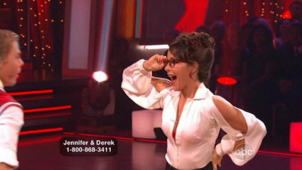 Jennifer Grey and Derek Hough, who had top scores in the first 2 weeks, scored 24 points for their Samba.