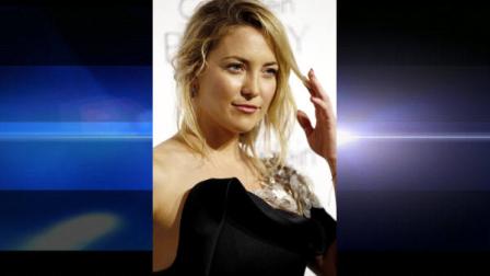 Actress Kate Hudson arrives at a ELLE magazines 17th Annual Women in Hollywood Tribute in Beverly Hills, Calif., Monday, Oct. 18, 2010. (AP Photo/Matt Sayles)