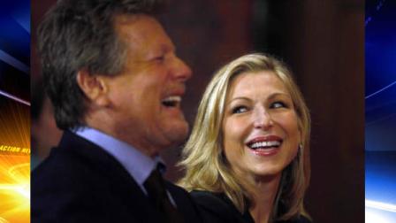 Actor Ryan ONeal, left, and his actress daughter Tatum ONeal laugh at the Smithsonians National Museum of American History, in Washington, Wednesday, Feb. 2, 2011, during a ceremony where objects from the private collection of Farrah Fawcetts estate were donated. (AP Photo/Jacquelyn Martin)