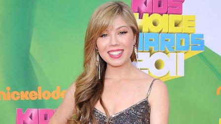 Jennette McCurdy arrives at Nickelodeons 24th Annual Kids Choice Awards on Saturday, April 2, 2011, in Los Angeles.