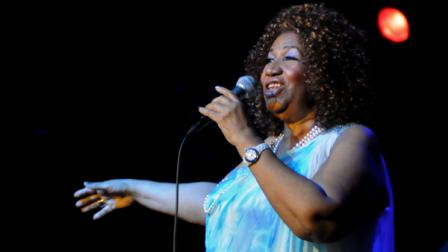 Aretha Franklin performs at the Seneca Niagara Casino Events Center in Niagara Falls, N.Y., Saturday, May 28, 2011. (AP Photo/Oscar Wells Gabriel II)