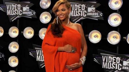 Beyonce arrives at the MTV Video Music Awards on Sunday Aug. 28, 2011, in Los Angeles.
