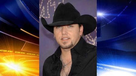 Signer/songwriter Jason Aldean arrives at the 2008 CMT Awards, Monday, April 14, 2008 in Nashville, TN. (AP Photo/Evan Agostini)