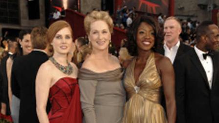 From left, actress Amy Adams, nominated for an Oscar for Best Actress in a Supporting Role, actress Meryl Streep, nominated for an Oscar for Best Actress in a Leading Role, and actress Viola Davis, nominated for an Oscar for Best Actress in a Supporting Role for their roles in Doubt, arrive for the 81st Academy Awards Sunday, Feb. 22, 2009, in the Hollywood section of Los Angeles. (AP Photo/Chris Pizzello)