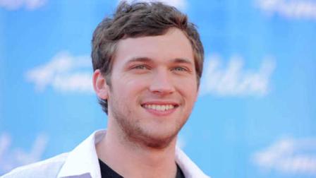 In a May 23, 2012 file photo Phillip Phillips arrives at the American Idol Finale on in Los Angeles. At this years July Fourth celebration on the National Mall in Washington, D.C., Phillips will make his comeback performance following kidney surgery, organizers say. (AP Photo by Jordan Strauss/Invision/AP)