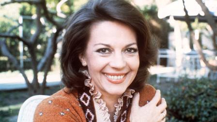 FILE - A Dec. 1, 1981 file photo shows actress Natalie Wood. Dennis Davern, captain of the yacht Splendour, which Wood was aboard on the night she died, said on national TV Friday, Nov. 18, 2011 that he lied to investigators about Natalie Woods mysterious death 30 years ago and blames the actress husband at the time, Robert Wagner, for her drowning in the ocean off Southern California. A Los Angeles County sheriffs detective will speak to reporters Friday about the decision to take another look at the Oscar-nominated actress nighttime demise. (AP Photo/File)
