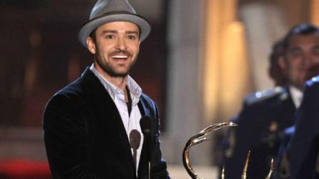 Justin Timberlake accepts the troops choice for entertainer of the year award at the 2012 Guys Choice Awards on Saturday June 2, 2012 in Culver City, Calif. (Photo by Matt Sayles/Invision/AP)