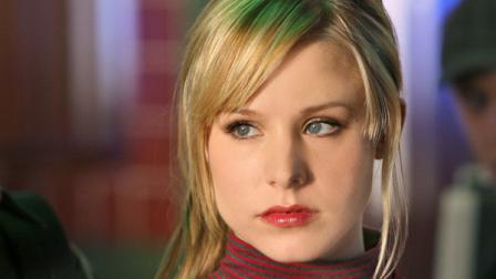 This 2007 photo supplied by the CW shows Kristen Bell, who plays the title role in Veronica Mars on The CW Network. (AP Photo/CW,Michael Desmond)