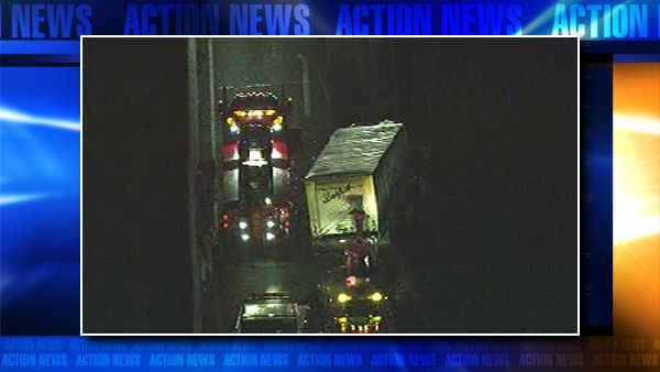 Truck crash closes stretch of Pa. Turnpike