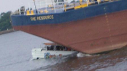 Duck boat accident on Delaware River