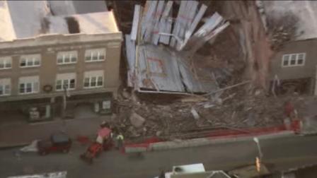 The Levoy Theater in Millville, New Jersey collapses on January 3, 2011.