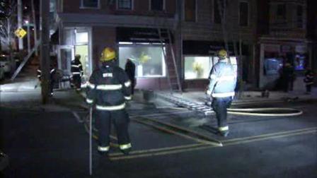 An early morning fire has damaged a Manayunk salon.