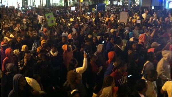 Thousands in Philly join Million Hoodie March to protest Fla. shooting