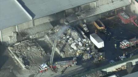 2-alarm fire at commercial building in Tacony