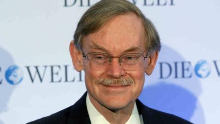 Robert Zoellick, former President of the World Bank, smiles as he arrives for a closed-doors conference organized by German newspaper Die Welt in Berlin, Germany, Tuesday, Jan. 8, 2013.