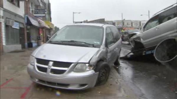 2 injured in 5-car crash in Ogontz